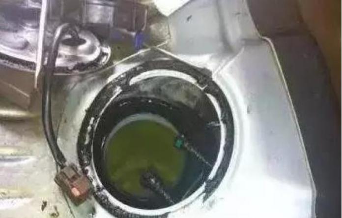 汽车油箱里进水了怎么办,汽车油箱进水了怎么处理