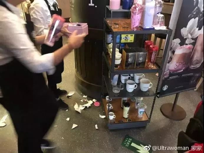 通宵排队,大打出手,10倍炒价……就为了个杯子?!网友:魔怔了
