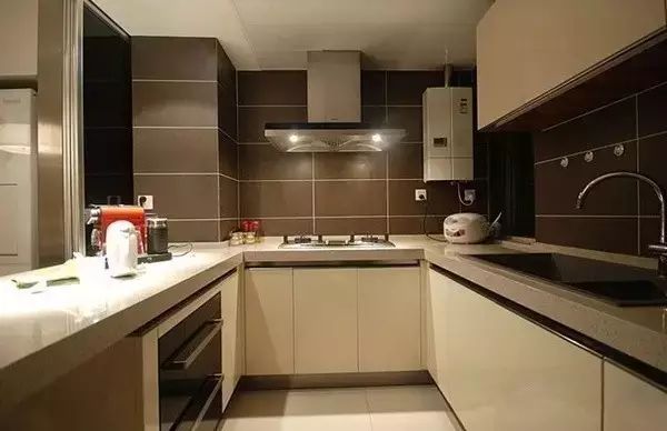 各种类型橱柜优缺点,不锈钢橱柜台面的优缺点