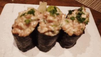 初春的西影厂，是那棵法国梧桐树下的日料店