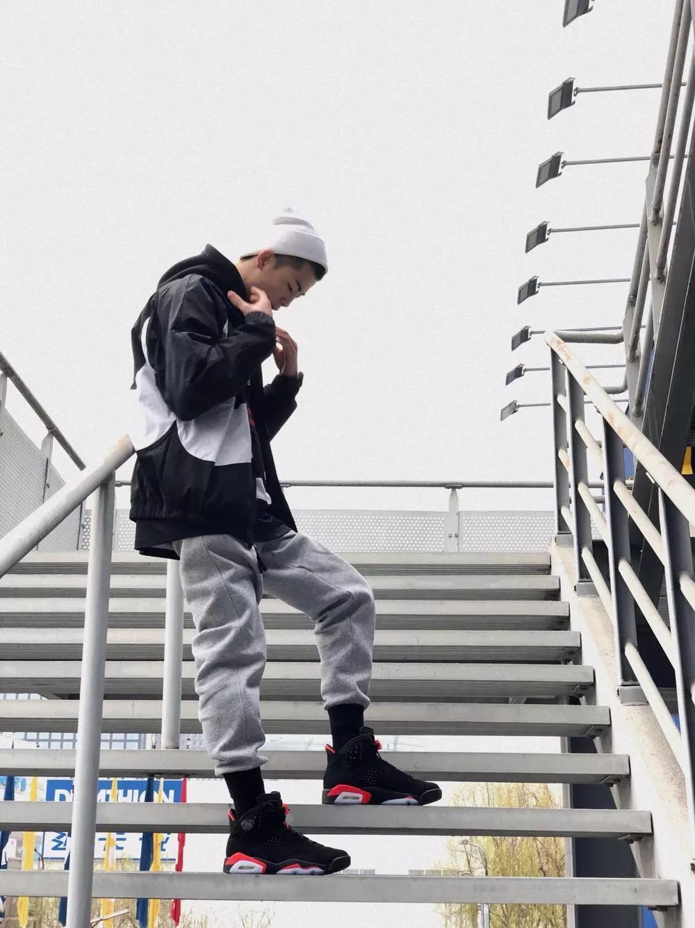 aj和yeezy哪个更容易受欢迎,aj和yeezy哪个好看