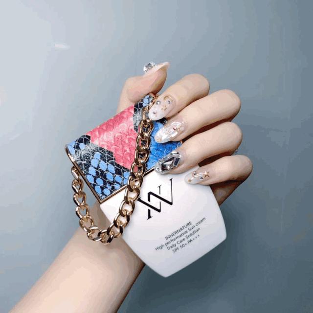 张柏芝同款防晒霜辨真假,明星黄圣依卖的防晒霜