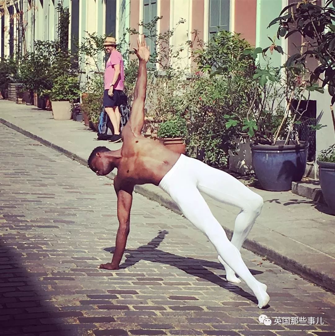 当自家门口变成网红打卡地 (一不小心家门口成了网红打卡地)