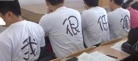 ▶昨天老妈教弟弟做作业，我弟不动脑筋思考，每道题都问...