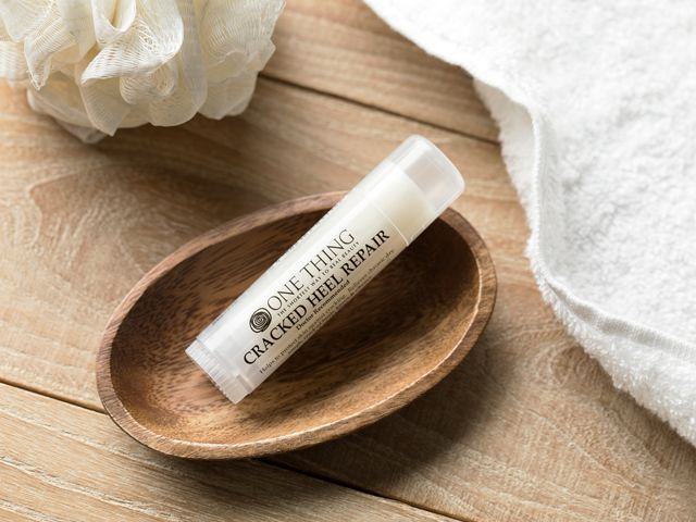 脚后跟干裂5元药膏,脚后跟干裂帮你一招解决