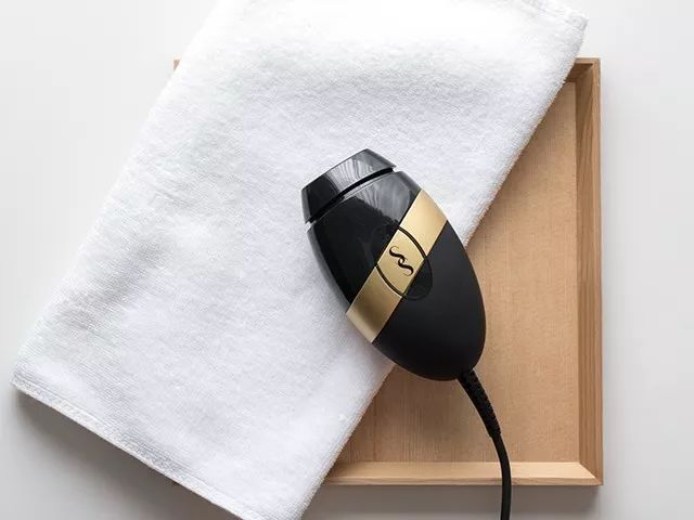 让我在你的肌肤上滑行，抚平每一个毛孔