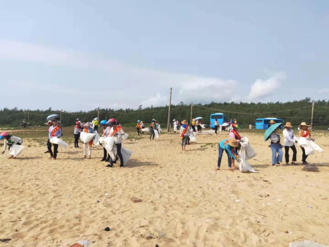 万宁表彰一批“最美家庭”“最美婆婆”“最美媳妇”