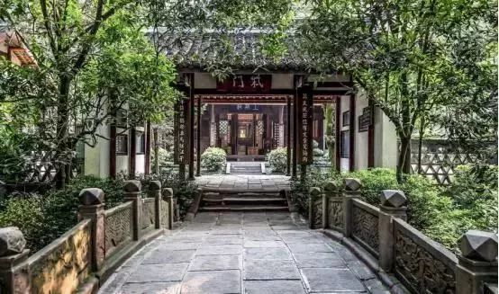 衢州又添新航线！3月31日起可直飞大连、成都、贵阳！古镇熊猫荧光海，约吗？