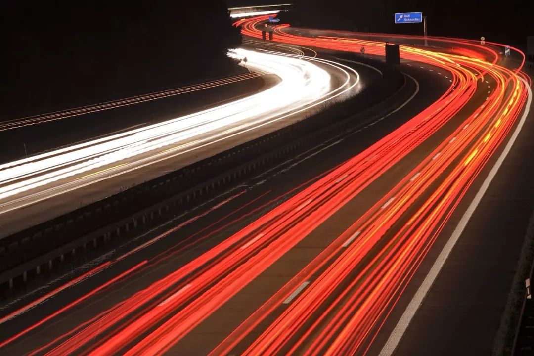 豪车碰瓷货车 (豪车碰瓷团伙作案)