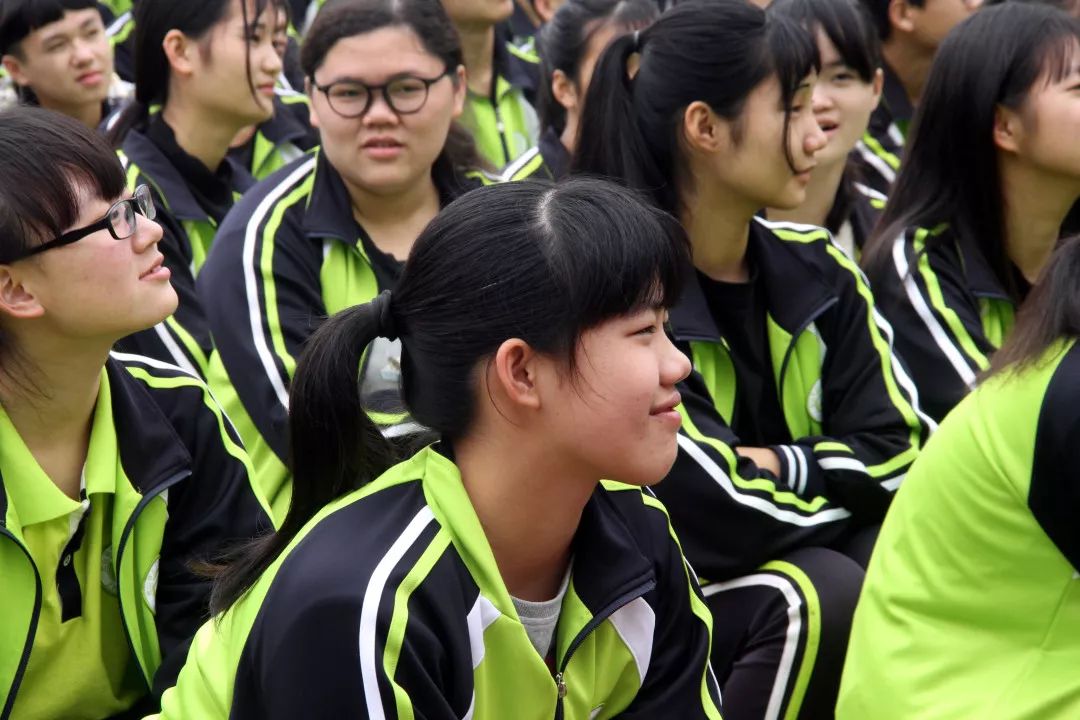 蹇棯甯堢敓鍚堜綔,蹇棯鏍″洯瑙嗛澶у叏鐕冪垎闇囨捈