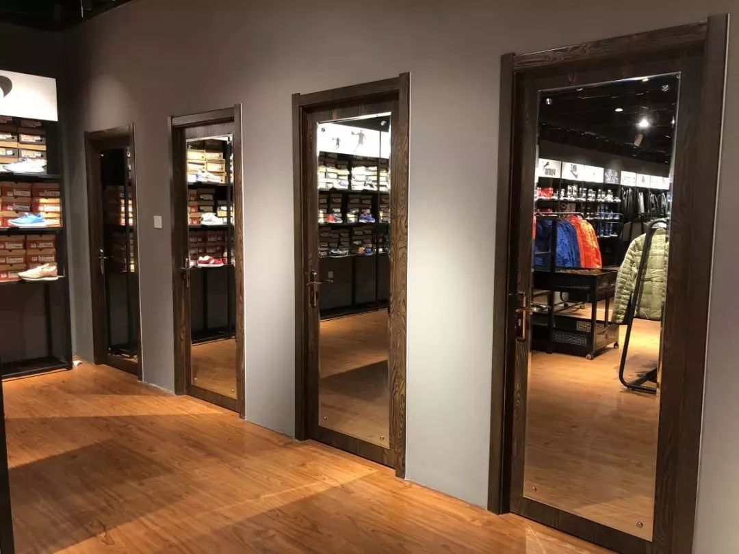 耐克运动鞋49元一双 (耐克运动鞋298元只卖一天)