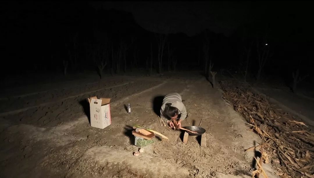 这大概是全世界最无聊的人了