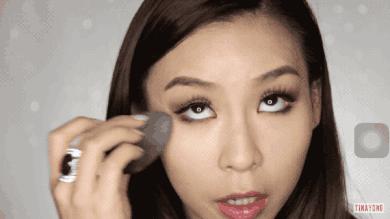 底妆斑驳用什么粉底液,为什么粉底上完脸上还是脏脏的