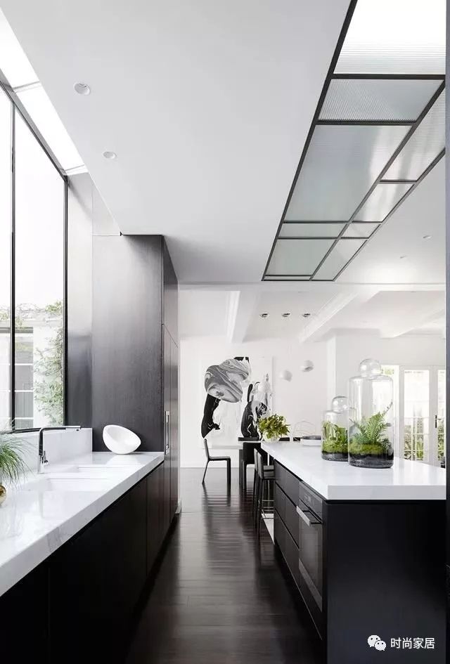 施华洛世奇水晶特别纪念版 (施华洛世奇水晶宝石系列)