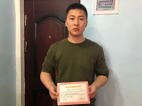 降14℃!济南大降温,供暖延长丨波音737又发生故障了,载着106人…丨中小学幼儿园将推“校长陪餐”