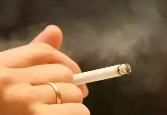 这四件事千万别发朋友圈,朋友圈这9种消息千万别发