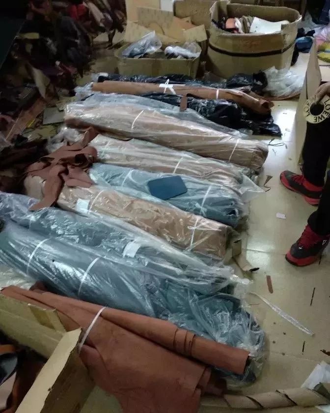 鏇濆厜鍥藉唴鑹績鍥借揣,鏇濆厜榛戝績浠h喘