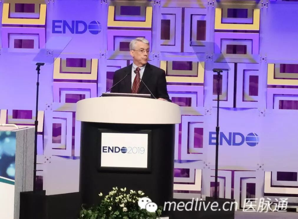 怎么治疗女性绝经后骨质疏松,绝经后妇女骨质疏松最佳治疗方法