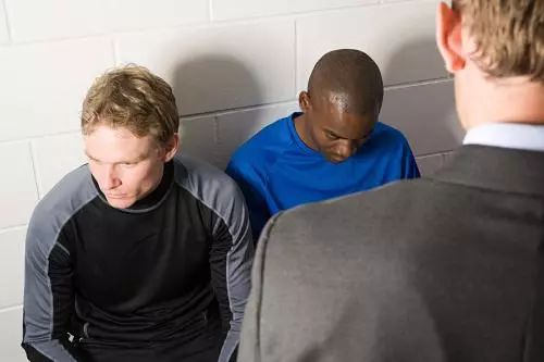 简历还是PPT？足球教练如何找工作，BBC披露“*规则潜**”