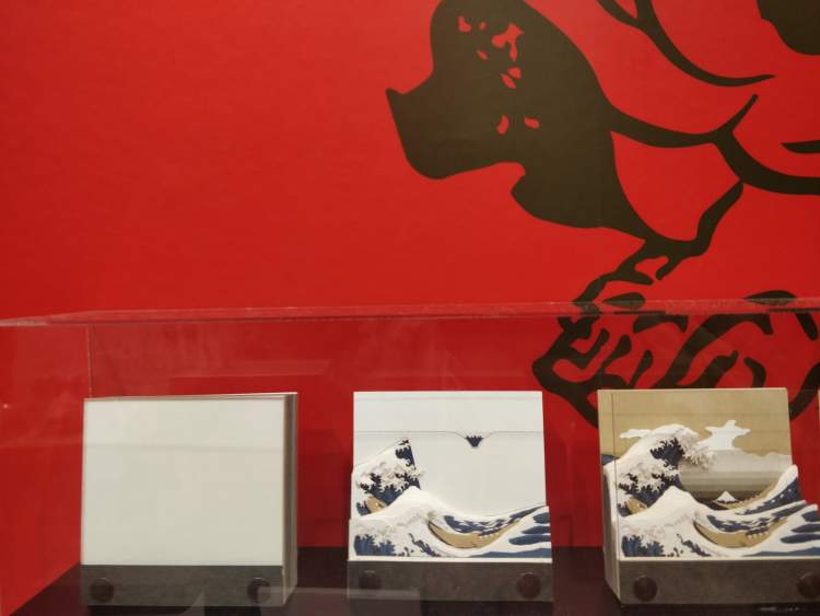 “便笺界的爱马仕”又出新品！撕出一幅神奈川冲浪里，代购一本1500元……