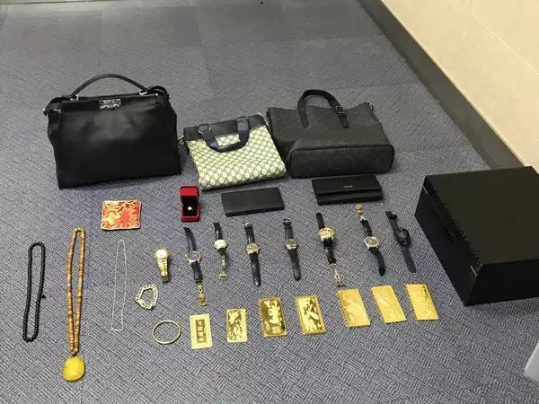 4人生了娃，2人怀胎待产…这个“猪头三”，凭什么连骗19名女子