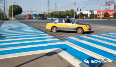 【早安·芜湖】@芜湖人，办身份证不用再带现金啦！扫码支付轻松搞定