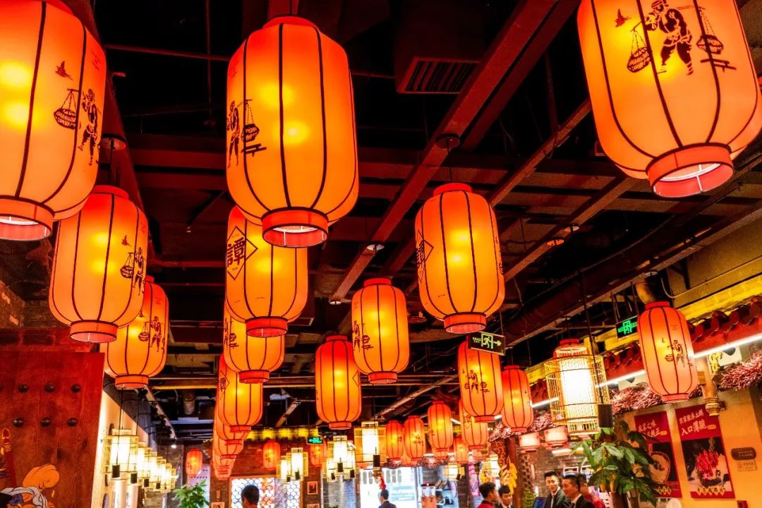 谭鸭血24小时营业,日均排队3h的谭鸭血来宁波了