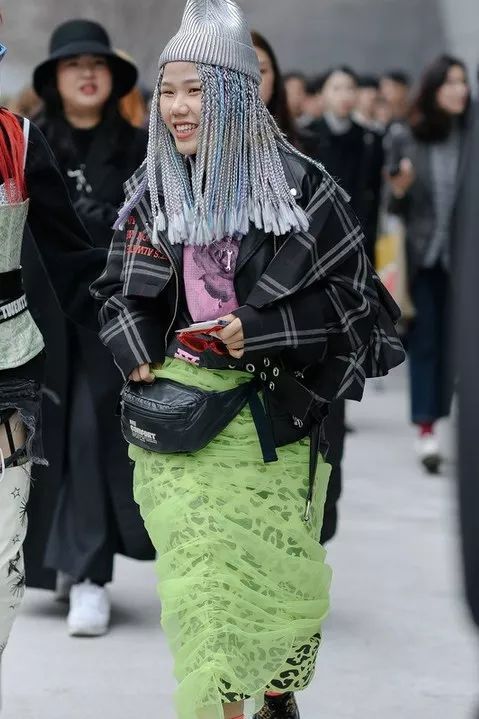 为什么有时候妖艳jian货和时装精仅有一线之隔？