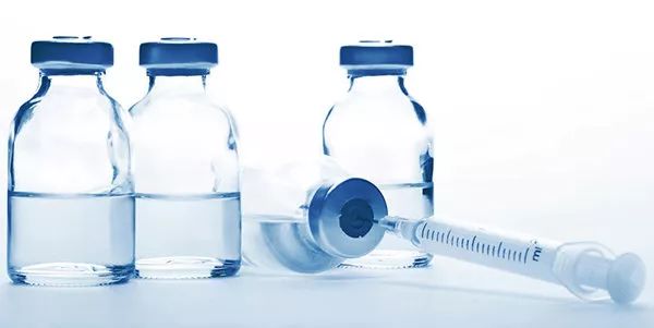 口唇黑斑,口腔里和嘴唇长满了黑点