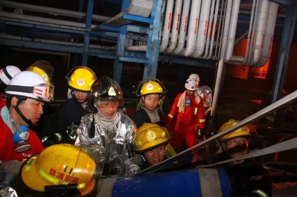 致敬最美逆行者为英雄点赞,致敬最美逆行者传递好声音