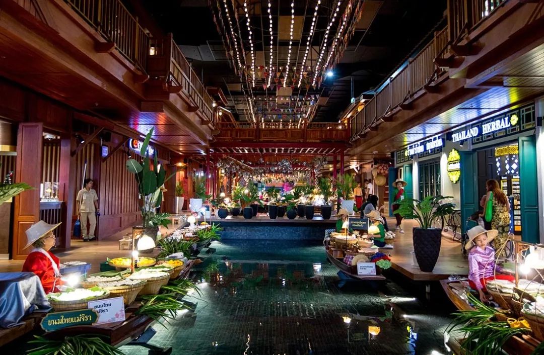 数亩农庄+颐养2.0+育华系，宋卫平说，这个桃李春风有点不一样