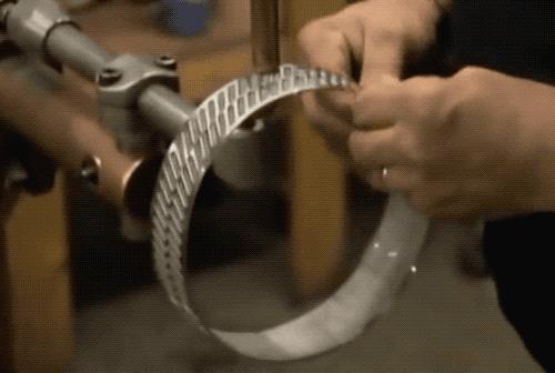 看过游乐园必备棉花糖机!开始思考棉花糖是怎么被卷成「云朵」的...