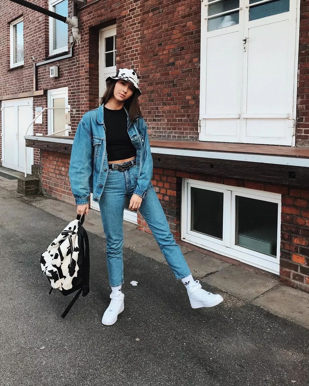 豹纹OUT，下一个C位印花轮到奶牛纹上场！