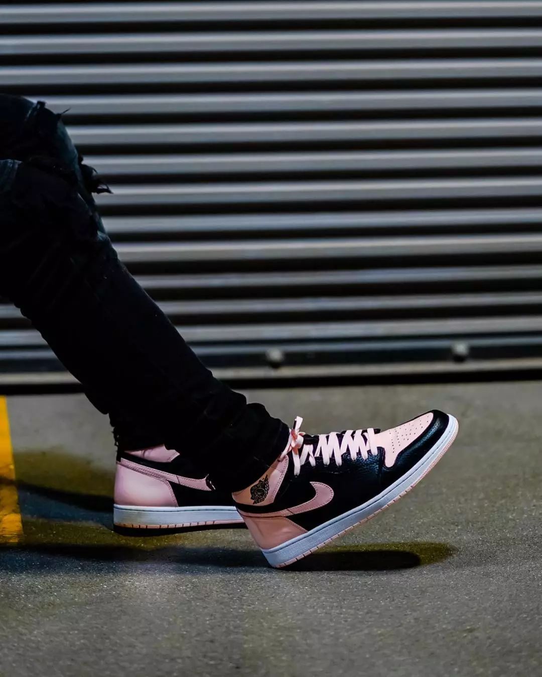 为啥aj1断崖式降价,aj1要买大一点还是刚刚好