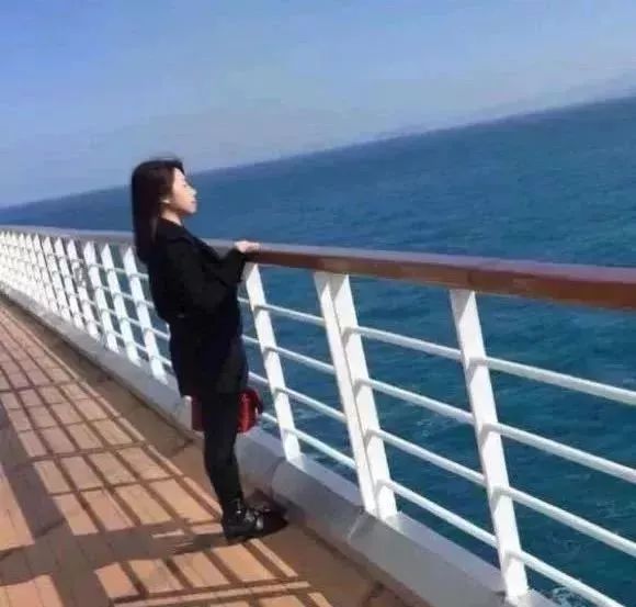 隐藏的威士忌酒柜,隐藏很深的酒