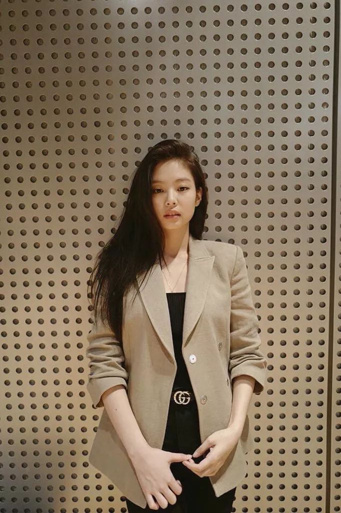 韩国小姐姐温柔白裙穿搭,穿制服很有气质的韩国小姐姐