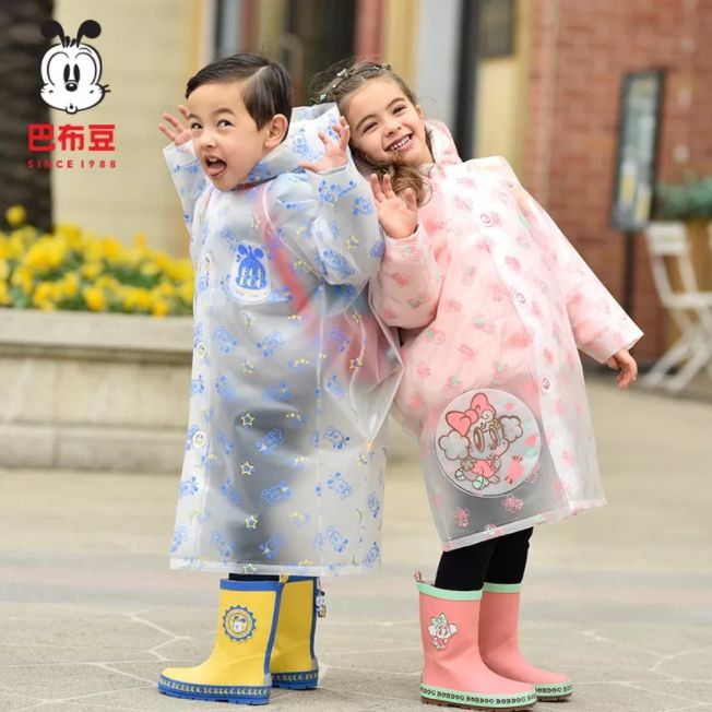 给孩子选雨衣有什么要求,雨衣雨鞋给孩子备好