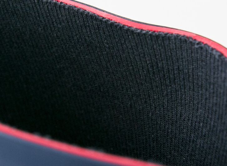 给孩子选雨衣有什么要求,雨衣雨鞋给孩子备好