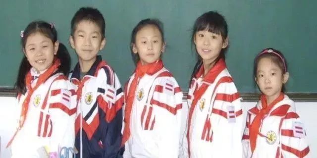 中国少年先锋队标志礼仪图片,中国少年先锋队基本礼仪展示