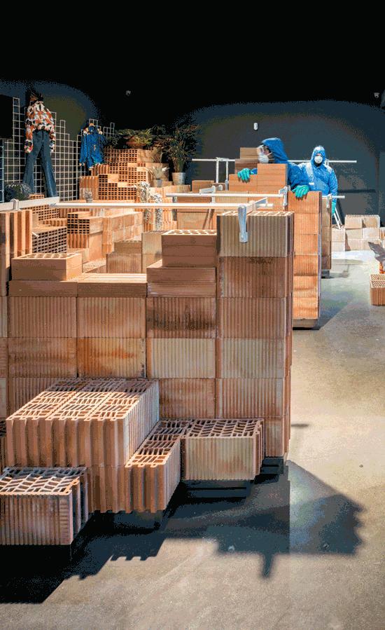 马德里开了家废墟服装店,这里有当下最流行的工业(地)风!