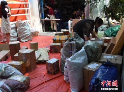 快递员薪资计算不带车,快递员无底薪干活