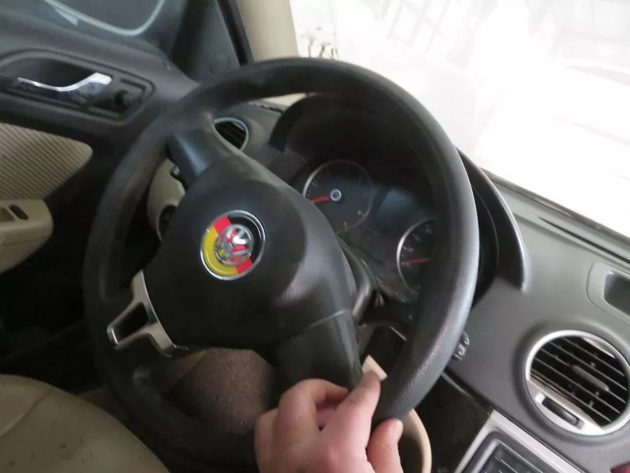 济南市市中区法院在“阿里巴巴司法拍卖网”发布朗逸轿车拍卖公告！欢迎竞拍！