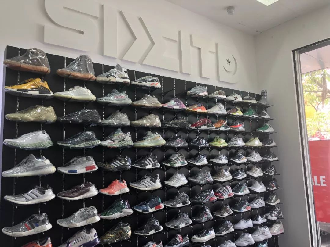 泰国最大球鞋店,泰国曼谷球鞋实体店