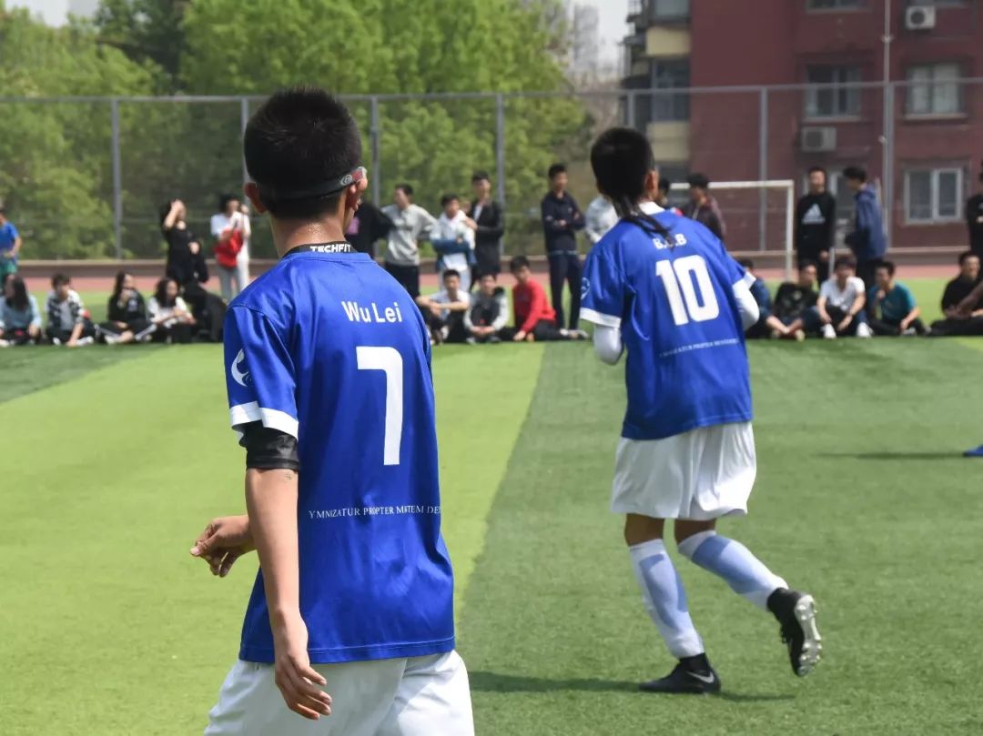 战报|王钟楠朱元易破门，李心研神奇门球吊射，明德3:0完胜至善获得第九届书院杯男足总冠军