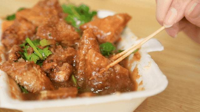 买一送一网红热卖新品,临沂南坊朱记臭豆腐