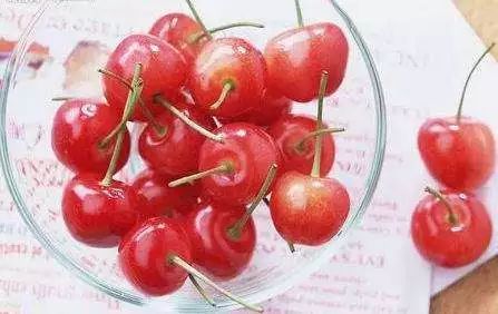 又到了吃樱桃的季节专家提醒,樱桃季吃樱桃