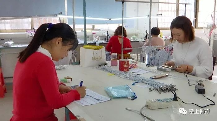 钟祥市：扶贫车间就近就业，脱贫致富不等不靠