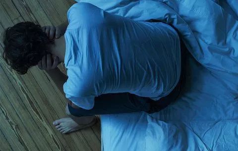 半夜被尿憋醒还出汗怎么回事,半夜4点多被尿憋醒后睡不着了