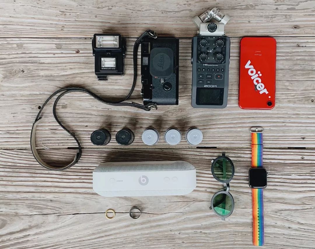 我们的海边outing：每个人的旅行箱里有什么？