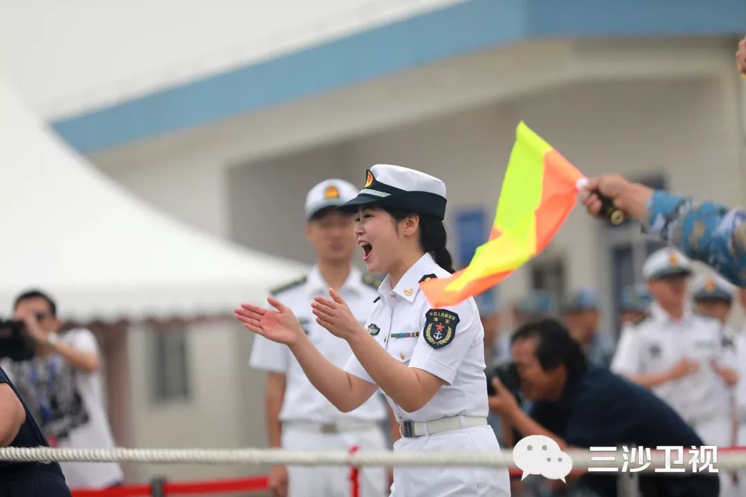 多图|“一二、一二……”拔河、举炮弹“蓝色突击-2019”中泰海军开展多样交流活动